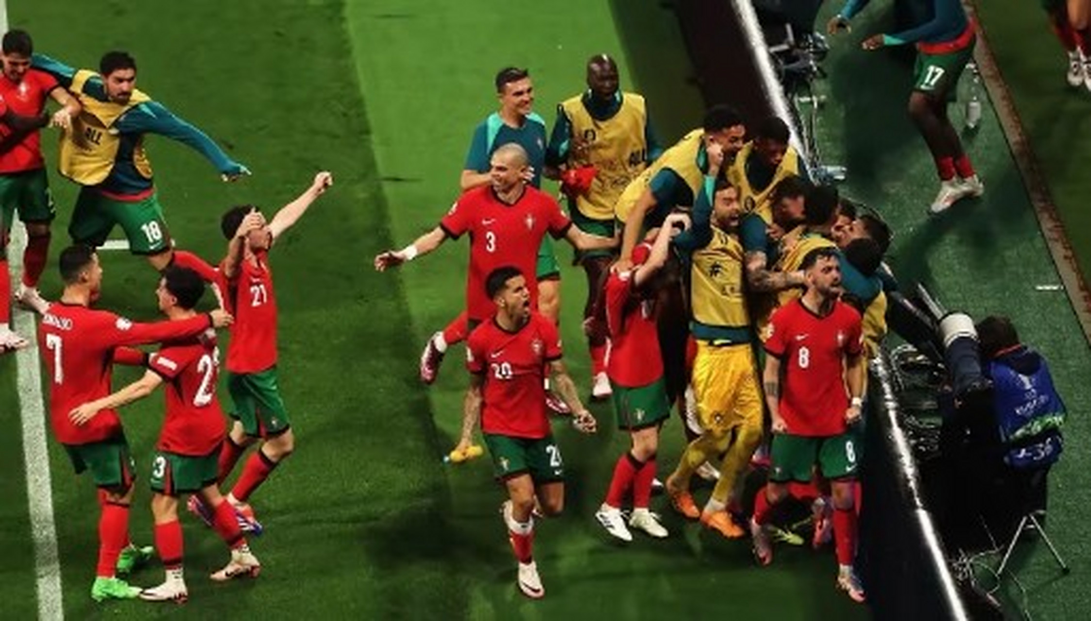 im电游游戏-包含葡萄牙队期待在欧洲杯半决赛上取得胜利的词条