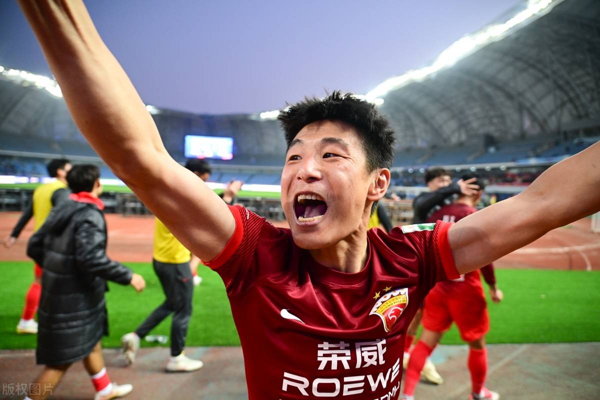 中超球队坚持自主训练，期待出色发挥