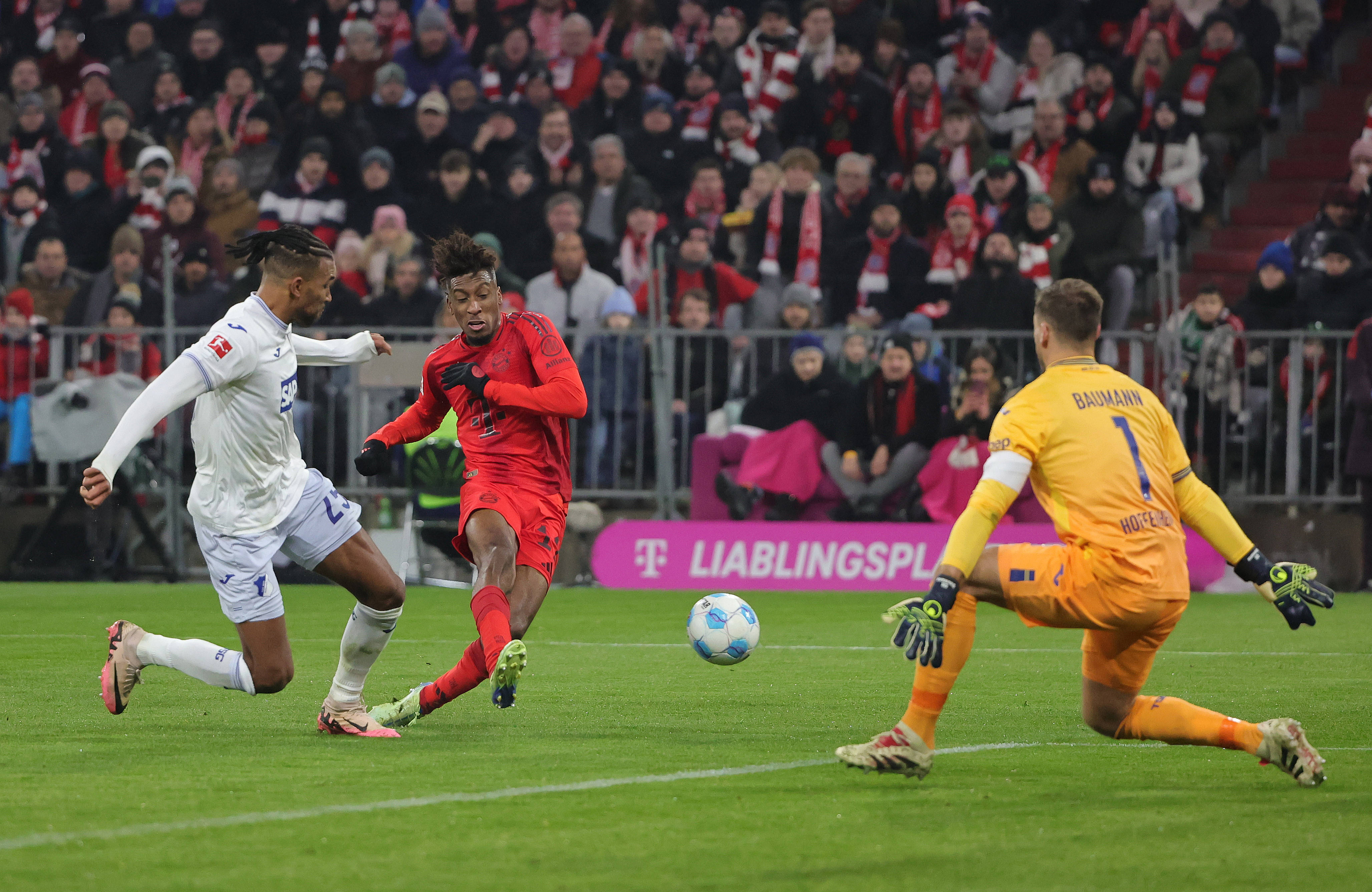 im电游游戏-拜仁慕尼黑在德甲中表现出色，大胜对手