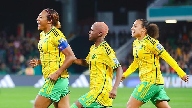 -南非女足引爆荷兰，逆转晋级半决赛