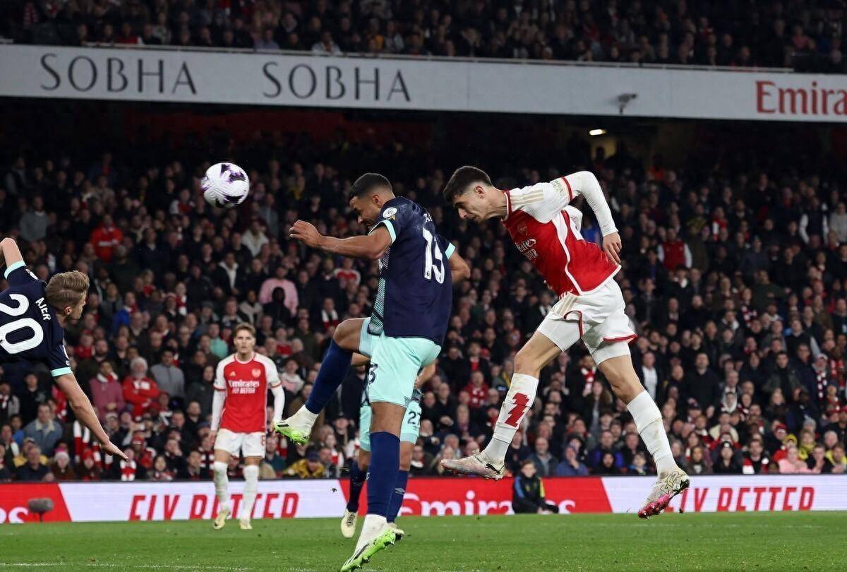 -阿森纳客场力擒曼联，实现胜利