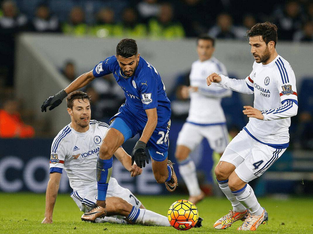 利兹联在主场击败富勒姆，占据榜首位置