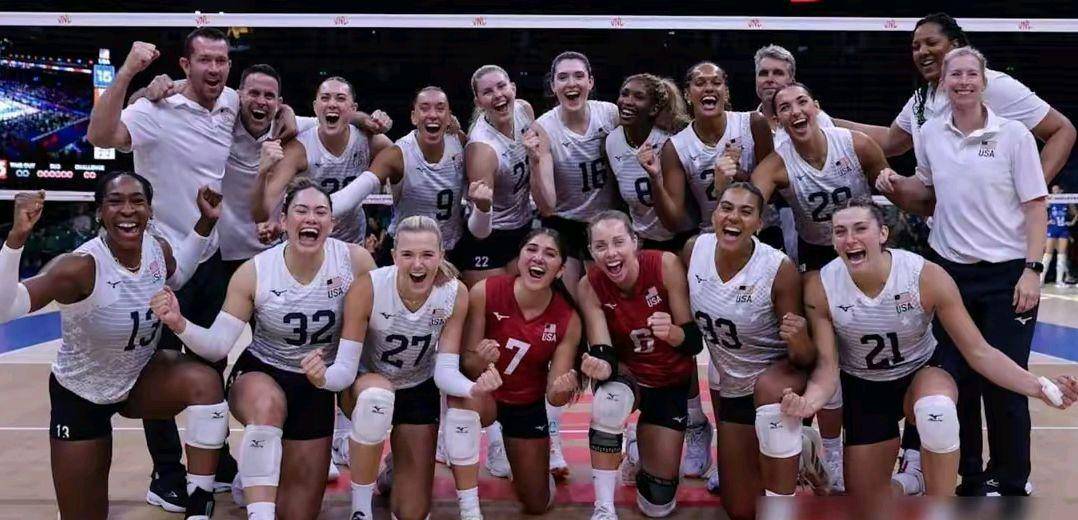 塞尔维亚队在淘汰赛中大放异彩，成功晋级