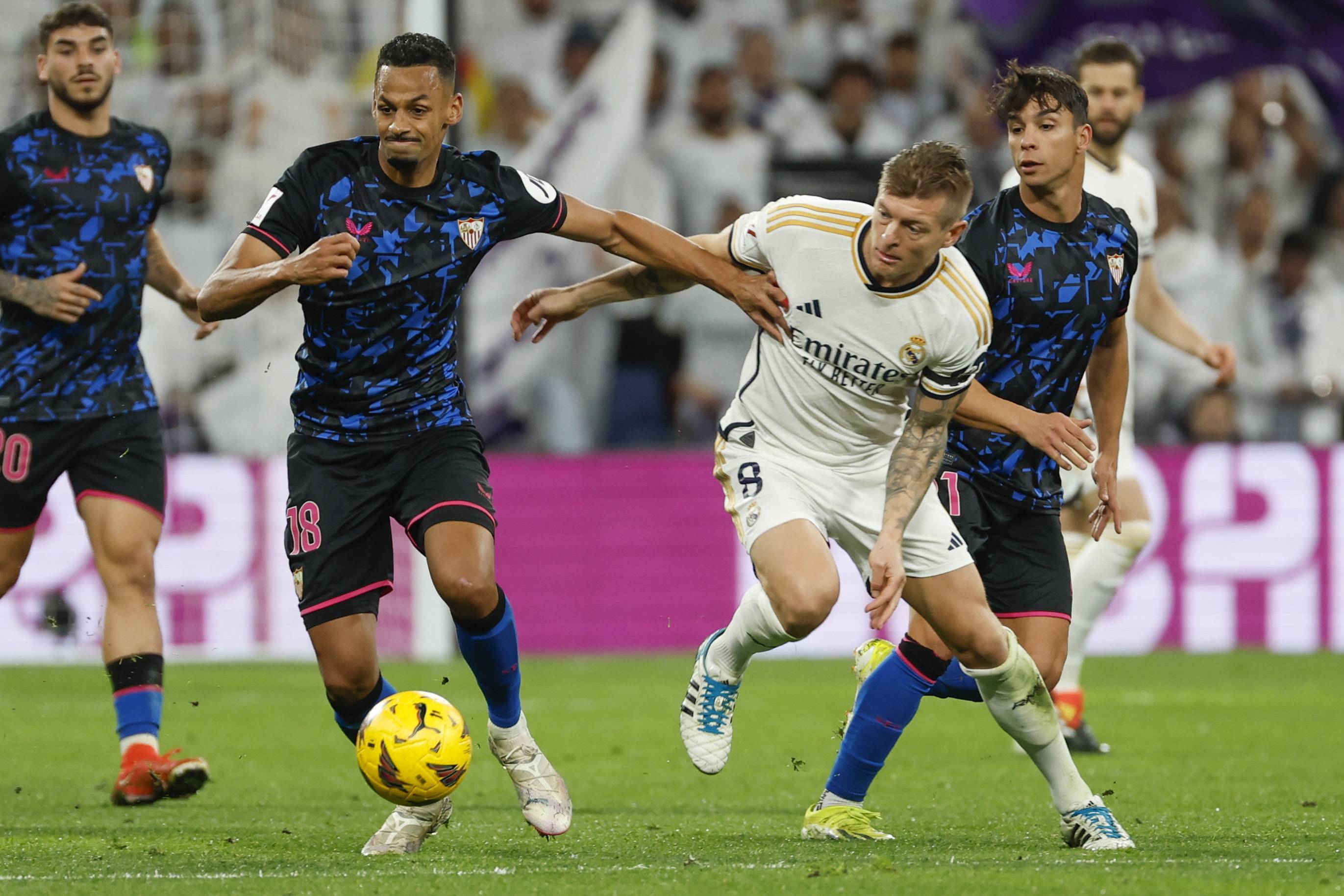 塞维利亚主场大捷，实现全面胜利