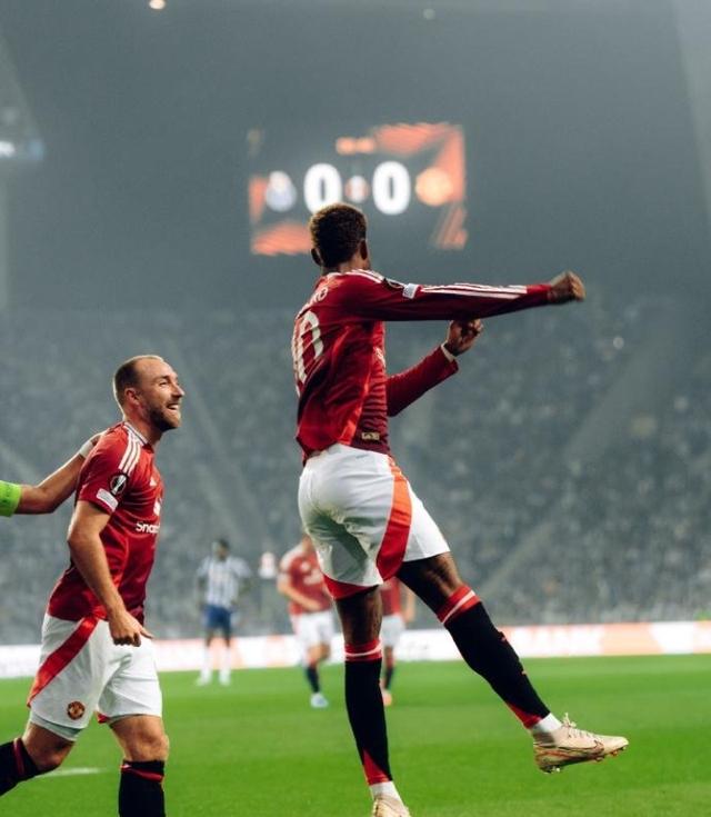 曼联中场助攻连连，成为关键一环