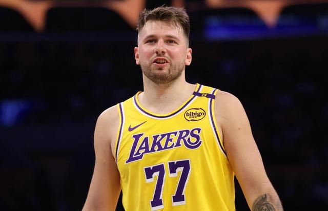 包含新秀球员突然爆发成为球队得分王的词条