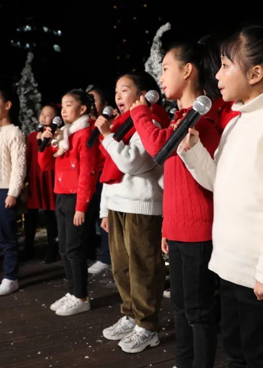 轰动一时！国际顶级足球盛典精彩启幕