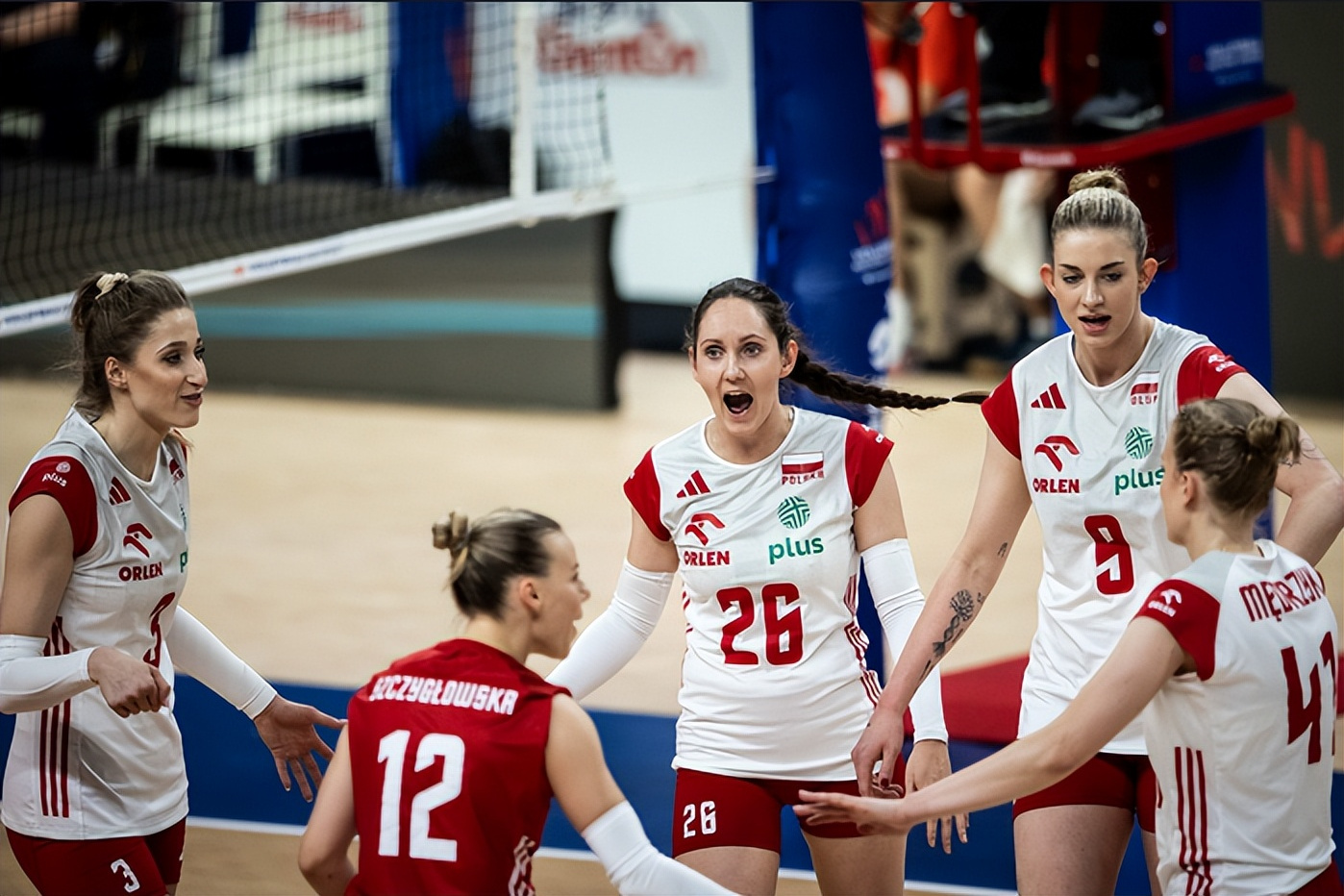 im电游游戏-波兰队在比赛中力压对手取胜