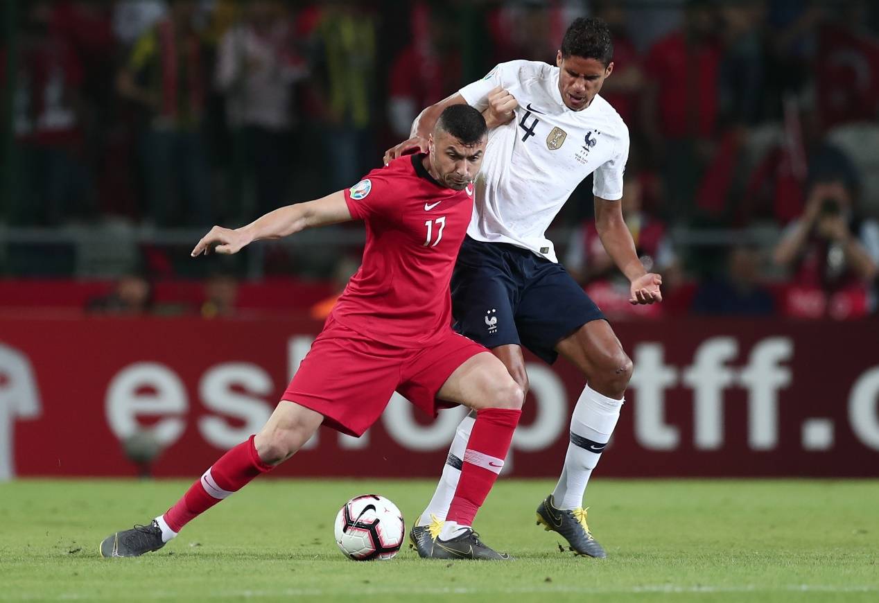 波兰队在比赛中力压对手取胜