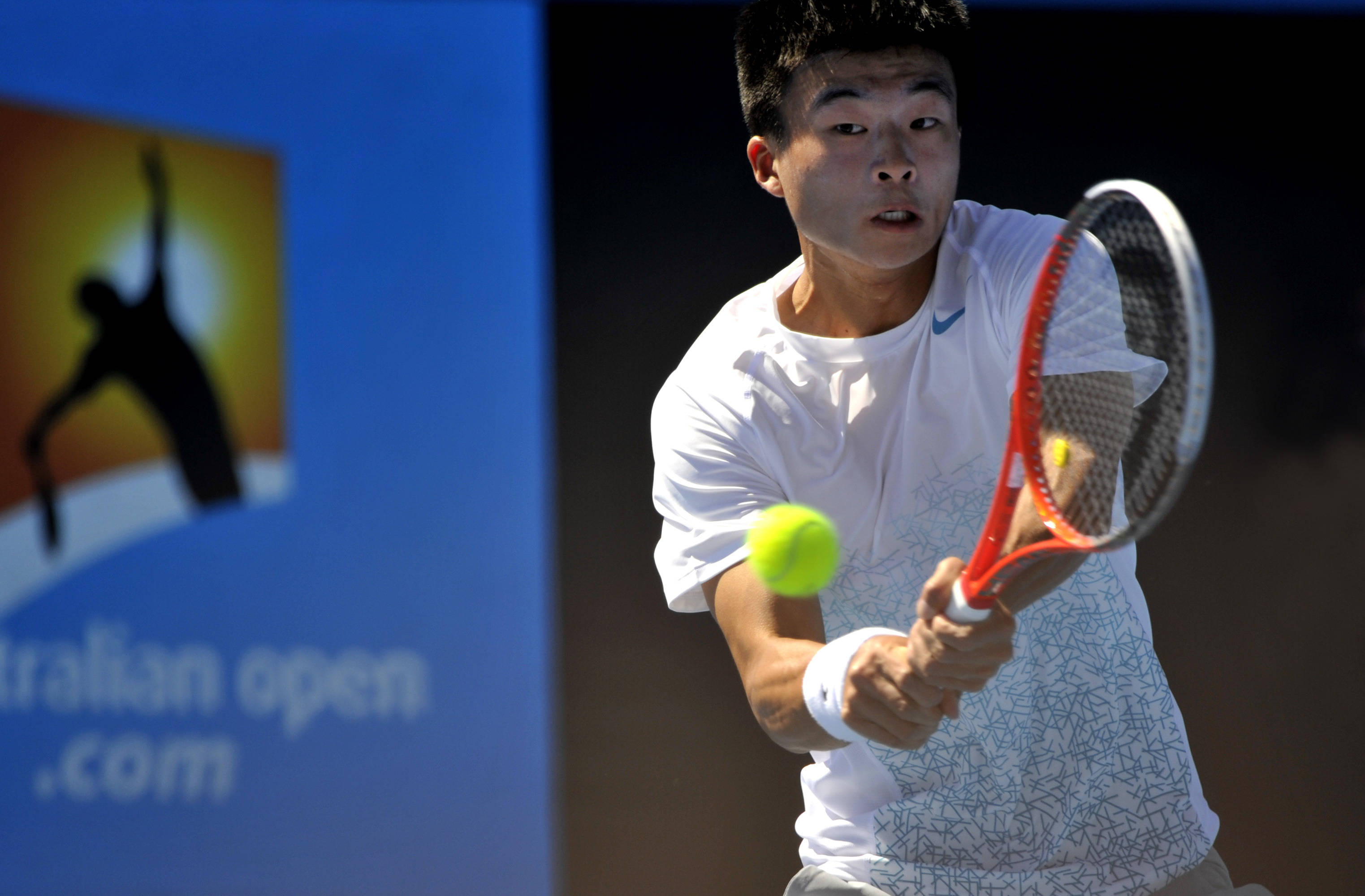 im电游游戏-包含抢断成功！球员打开胜利之门的词条