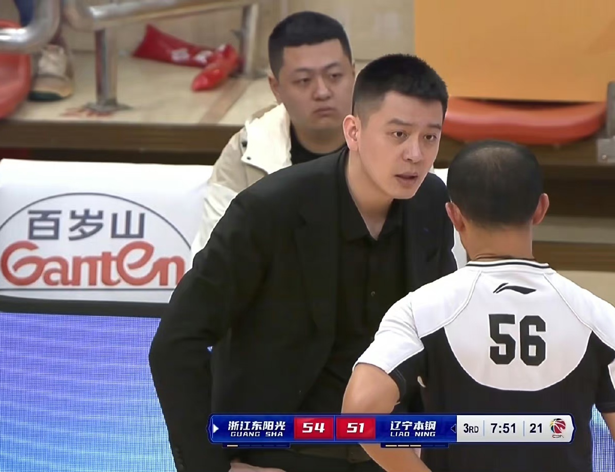 高强度对抗：上海队与福建队上演激烈比拼的简单介绍