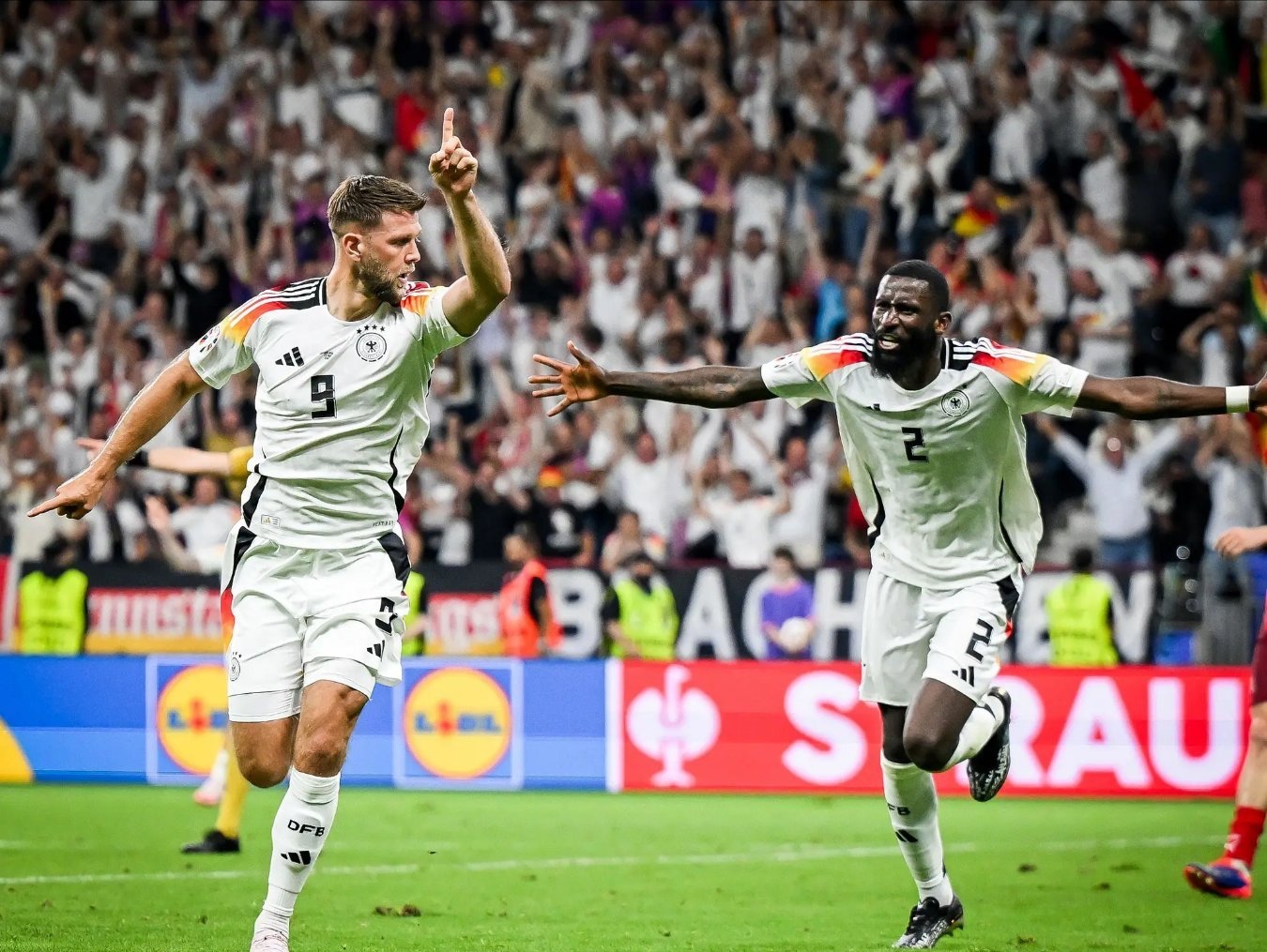 im电游平台-瑞士国家队在比赛中表现出色，成功晋级