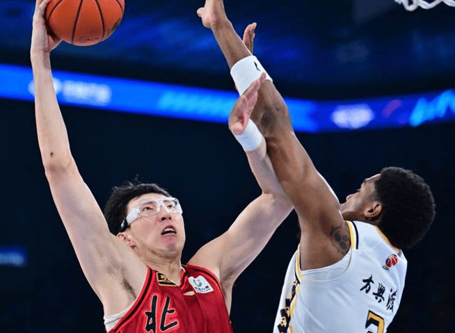 im电竞APP-里尔后防疏漏频现，主帅策略考验