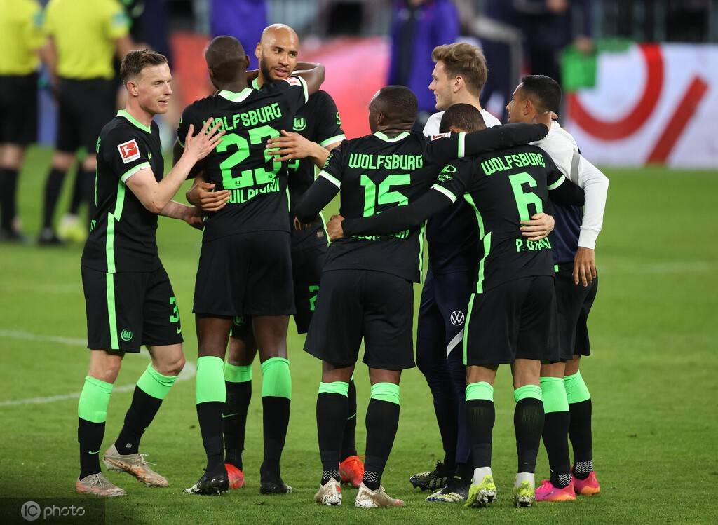 沃尔夫斯堡球员展现实力赢得比赛的简单介绍