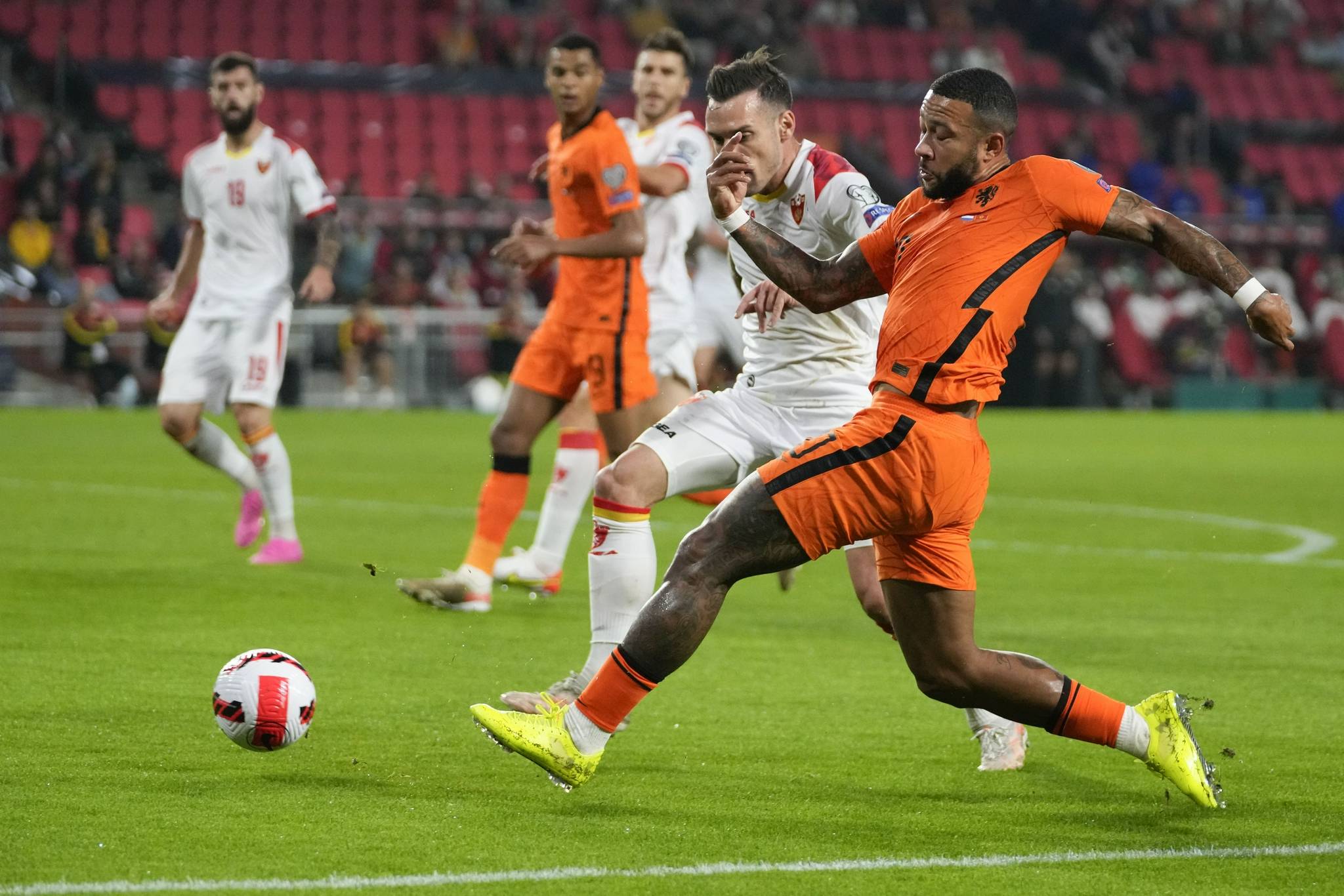 im电游-欧洲杯预选赛充满激烈对抗，胜负难分的简单介绍