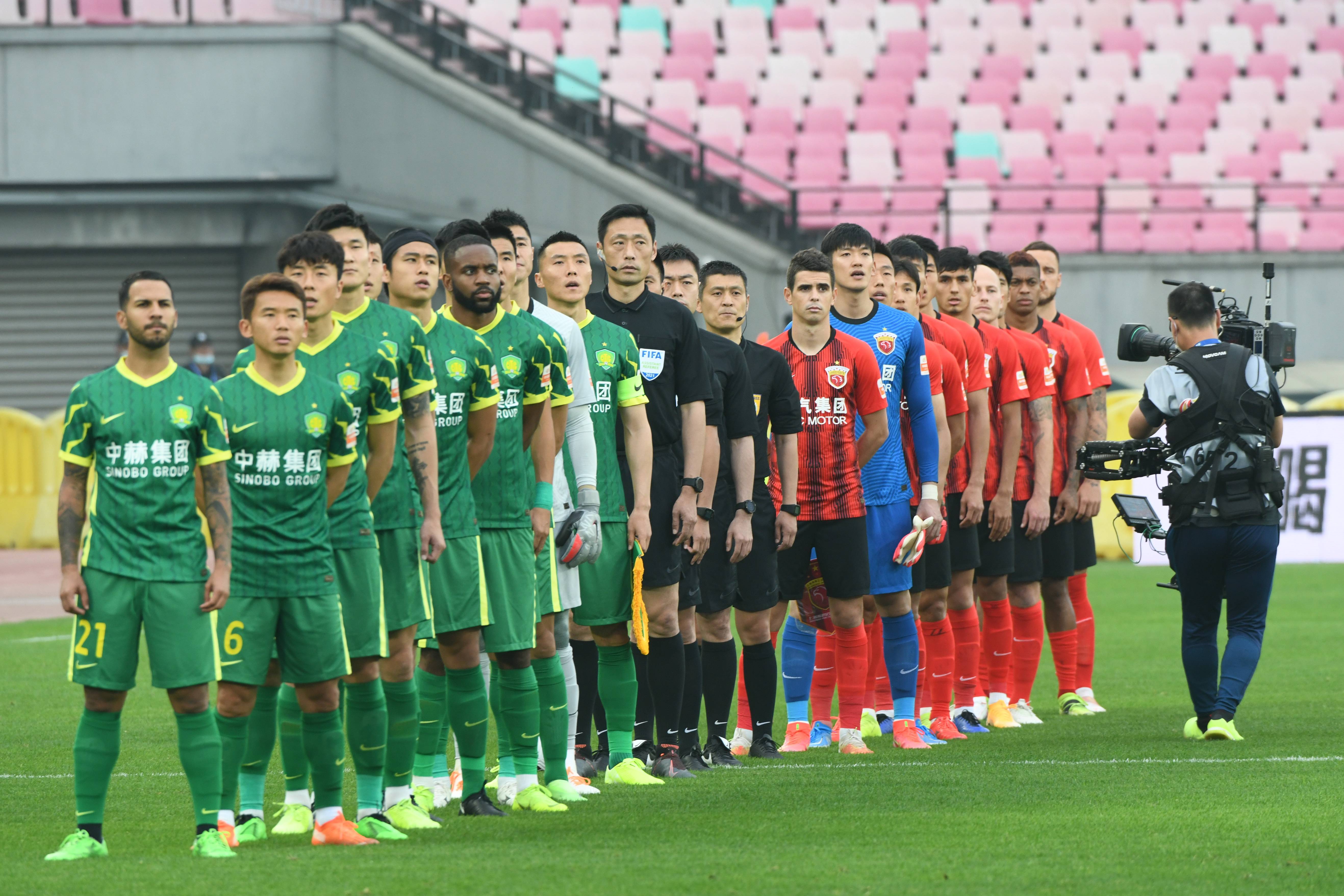 im电游平台-媒体曝光中超比赛队员训练日常