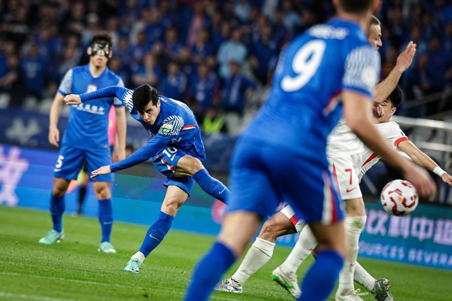 上海申花客场比分0:3失利，教练组面临压力的简单介绍