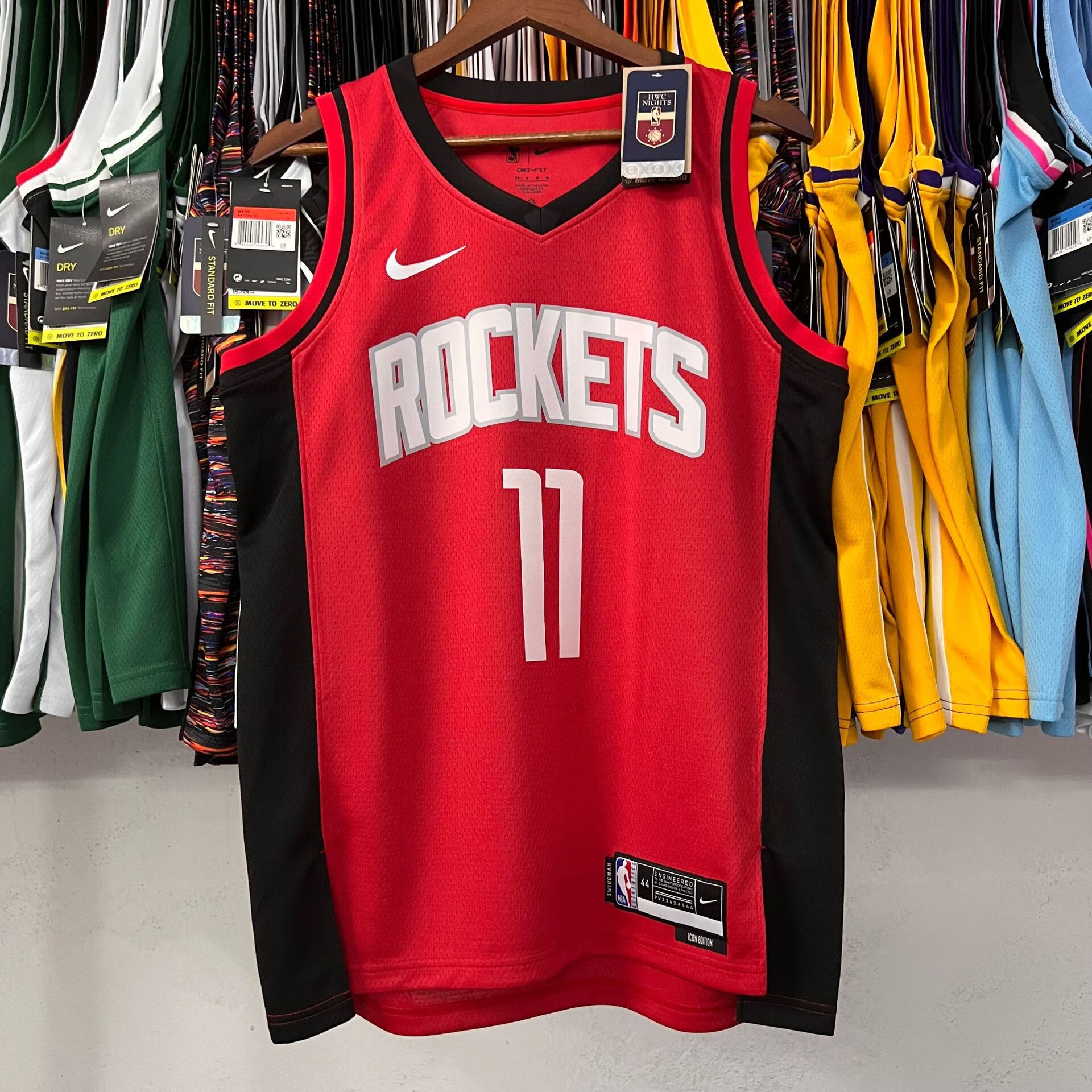 火箭主场告捷，哈登三双数据稳定表现