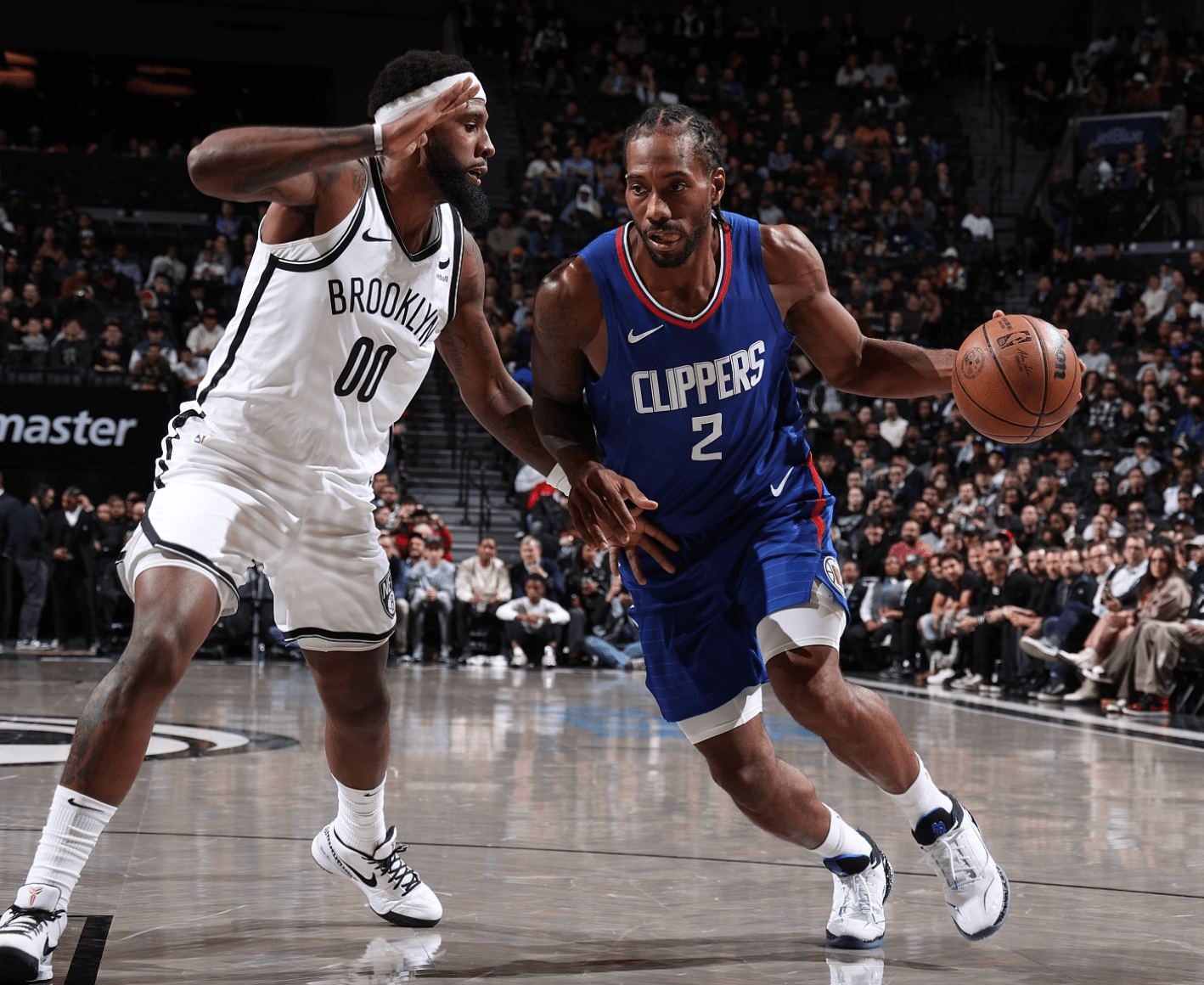 快船队主场击败篮网队，逆转取胜