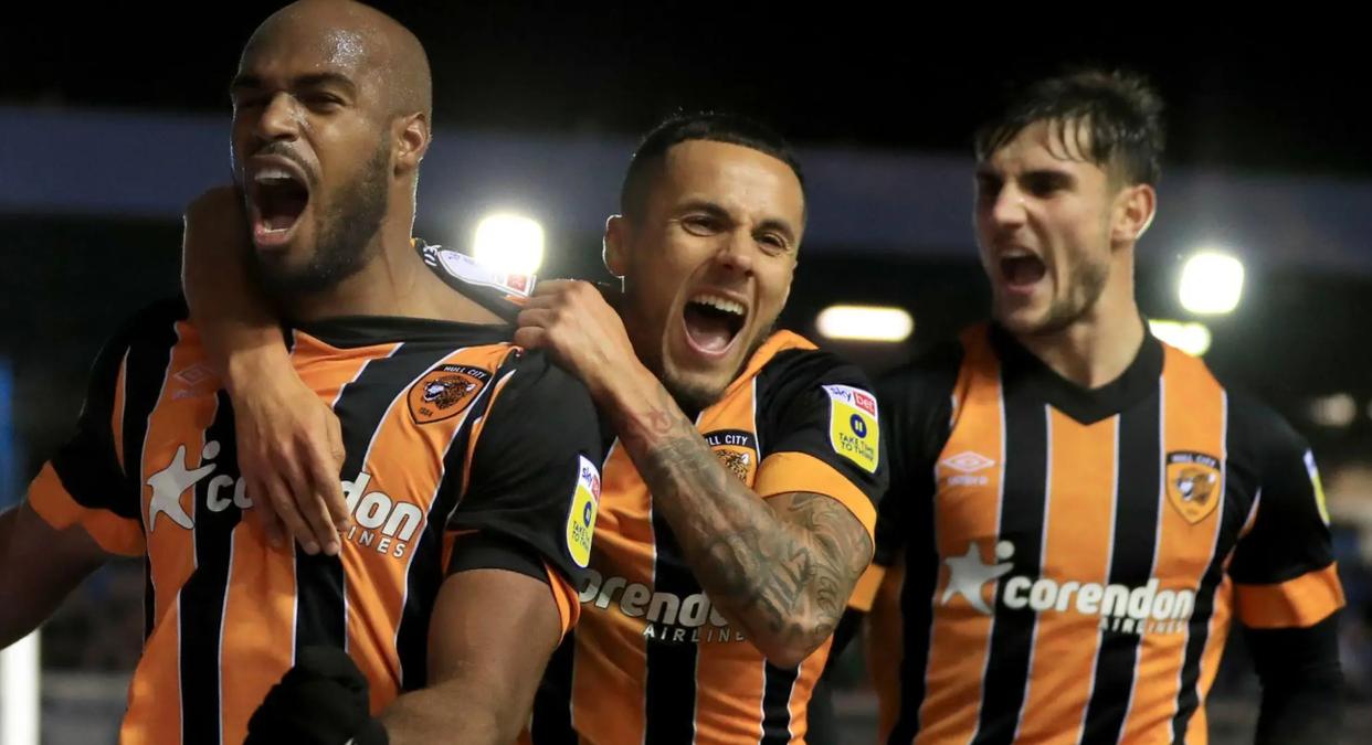 伯明翰市连败惨淡，英超保级压力重重