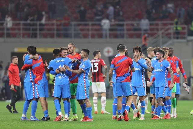 克罗地亚队战胜劲旅挺进半决赛