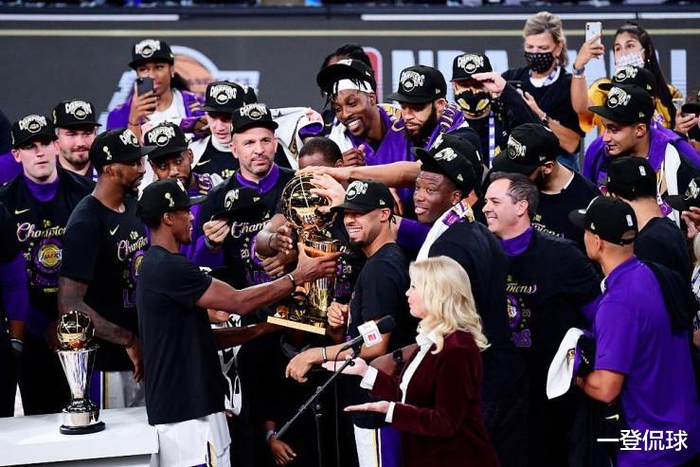 冰岛球队选帅大换血，战力提升令人关注