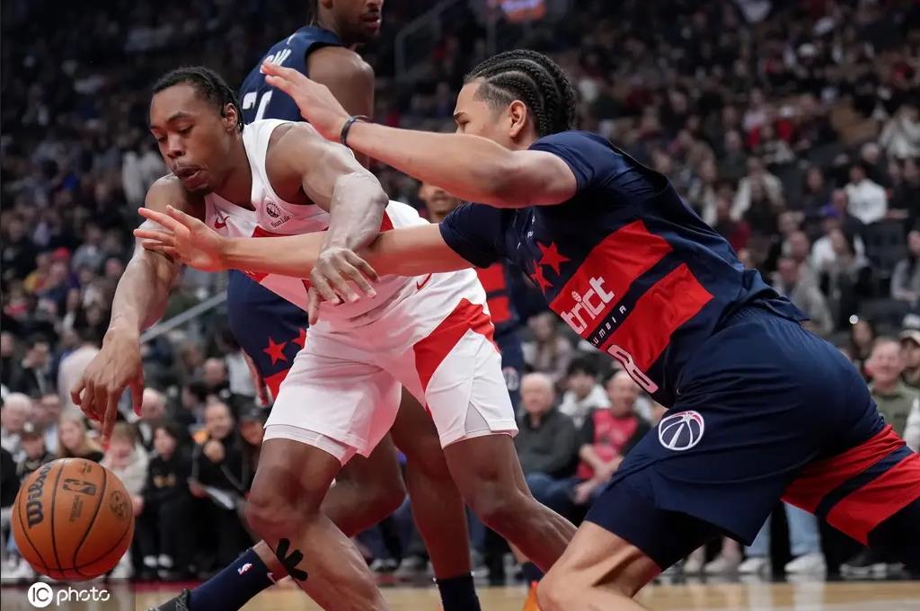 im电竞APP-猛龙队险胜老鹰，保持不败纪录