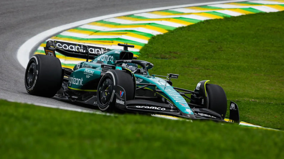 关于法拉利轻取梅赛德斯，塞恩斯扛起全队的信息